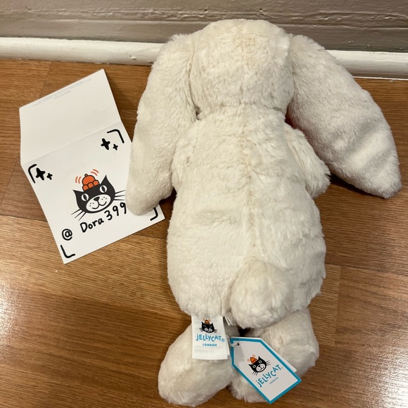 Jellycat Authentic Bashful Red Love Heart Bunny – Medium – Valentine’s Day Gift - Picture 3 of 5